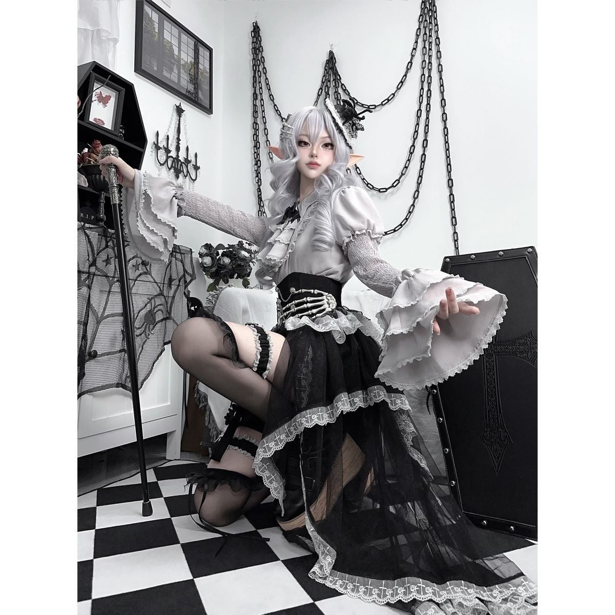 Elegant Gothic Lace Sleeve Ensemble