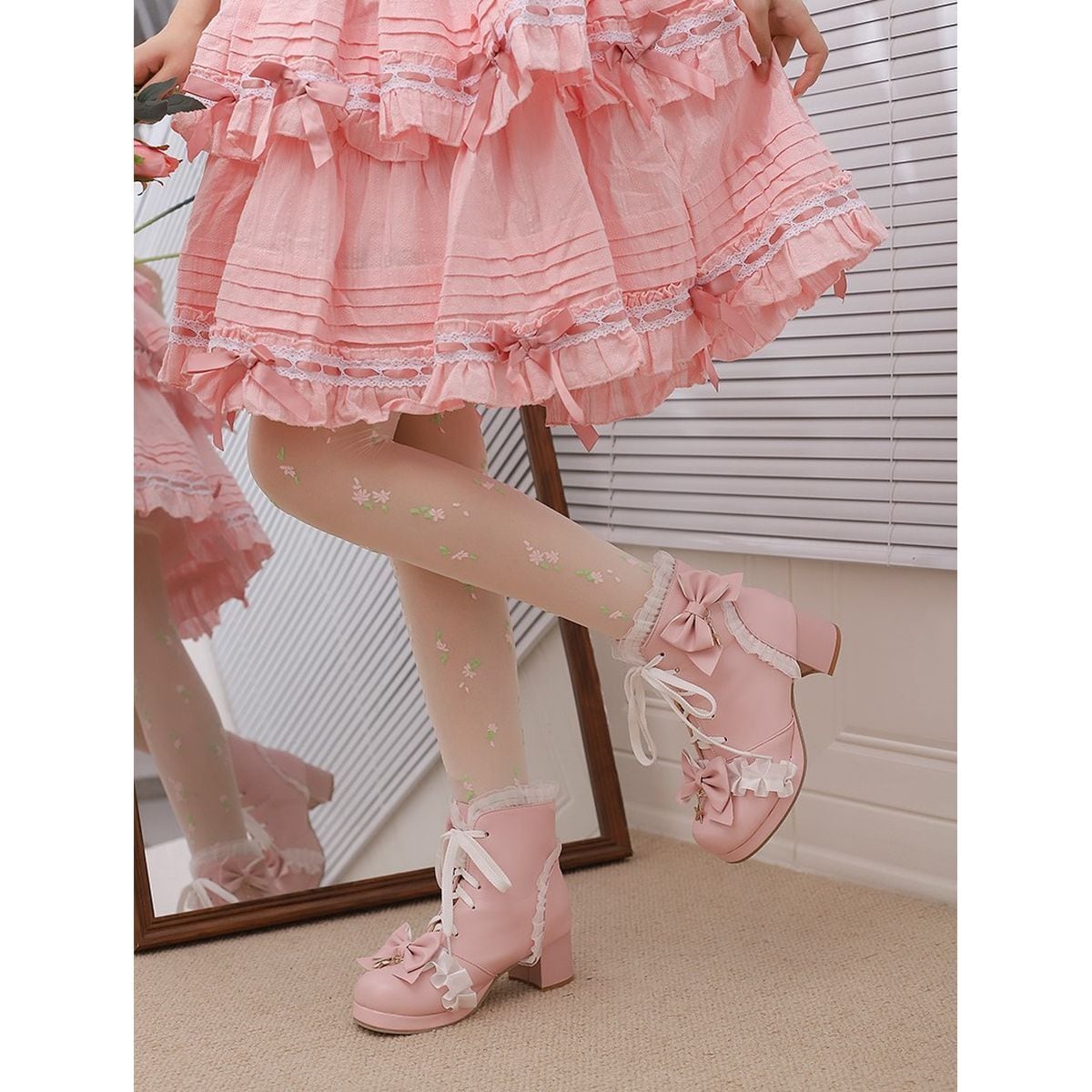 Star Strap Ruffle Ribbon Boots