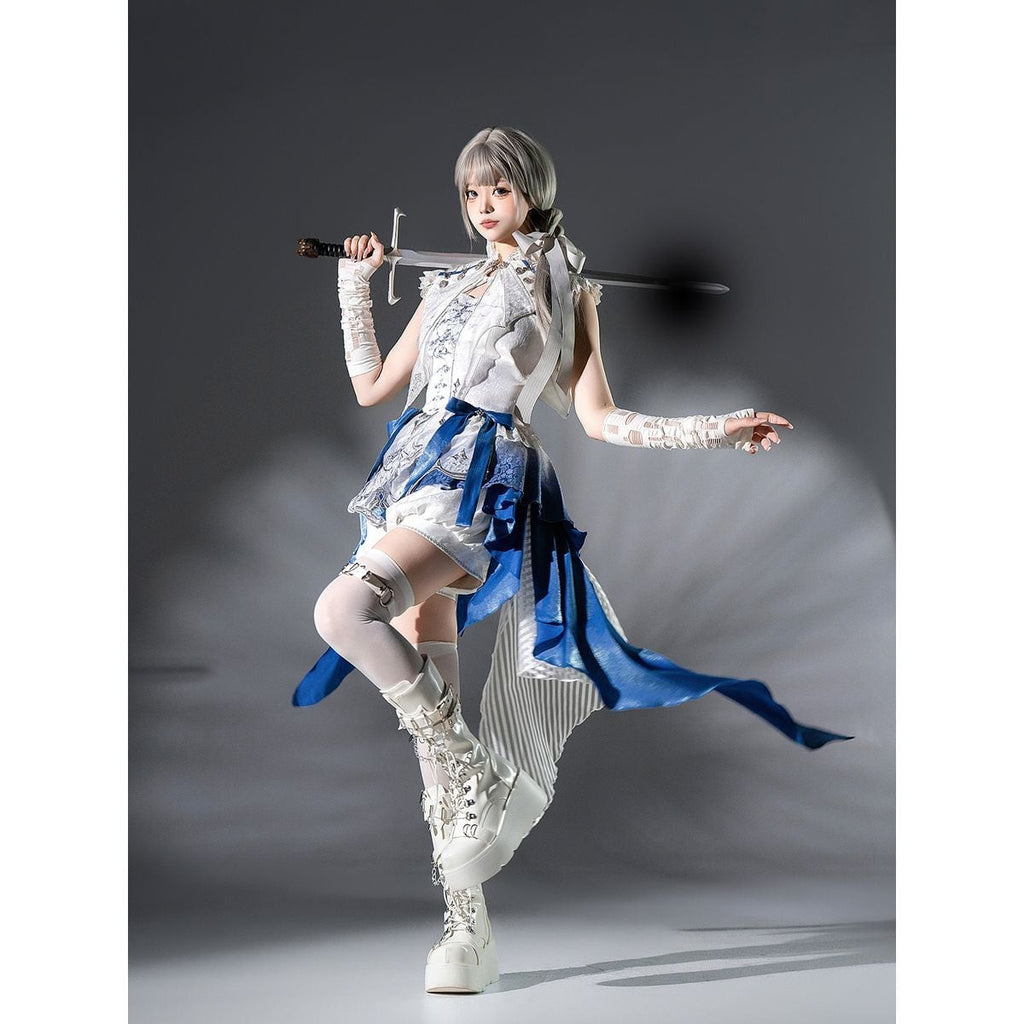 Elegant Sleeveless Blue Prince Ensemble