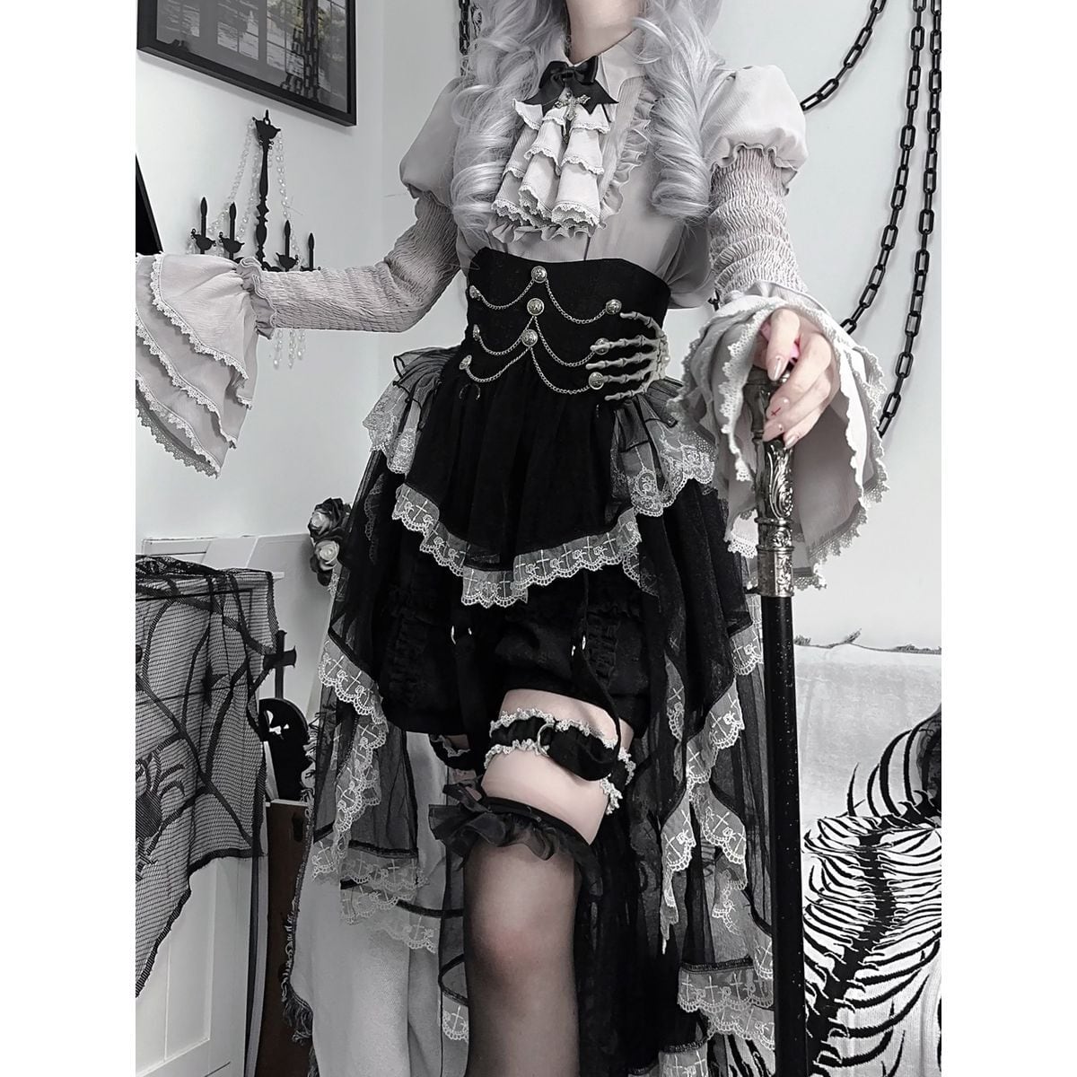 Elegant Gothic Lace Sleeve Ensemble
